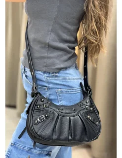 Bandolera pequeña con tachas negra