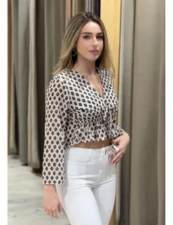 Blusa crespón rombos beige-negro