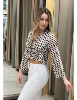 Blusa crespón rombos beige-negro