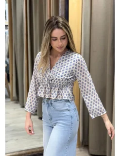 Blusa crespón rombos beige-celeste