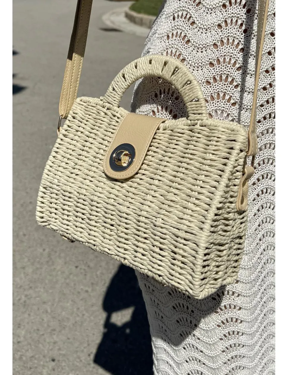 Bolso mimbre rígido beige