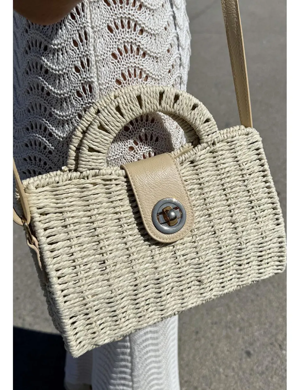 Bolso mimbre rígido beige