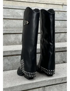 Botas polaina tachas símil piel negras