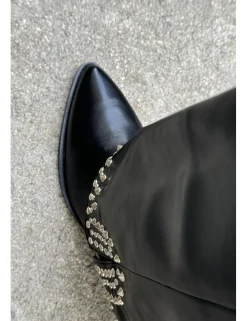 Botas polaina tachas símil piel negras
