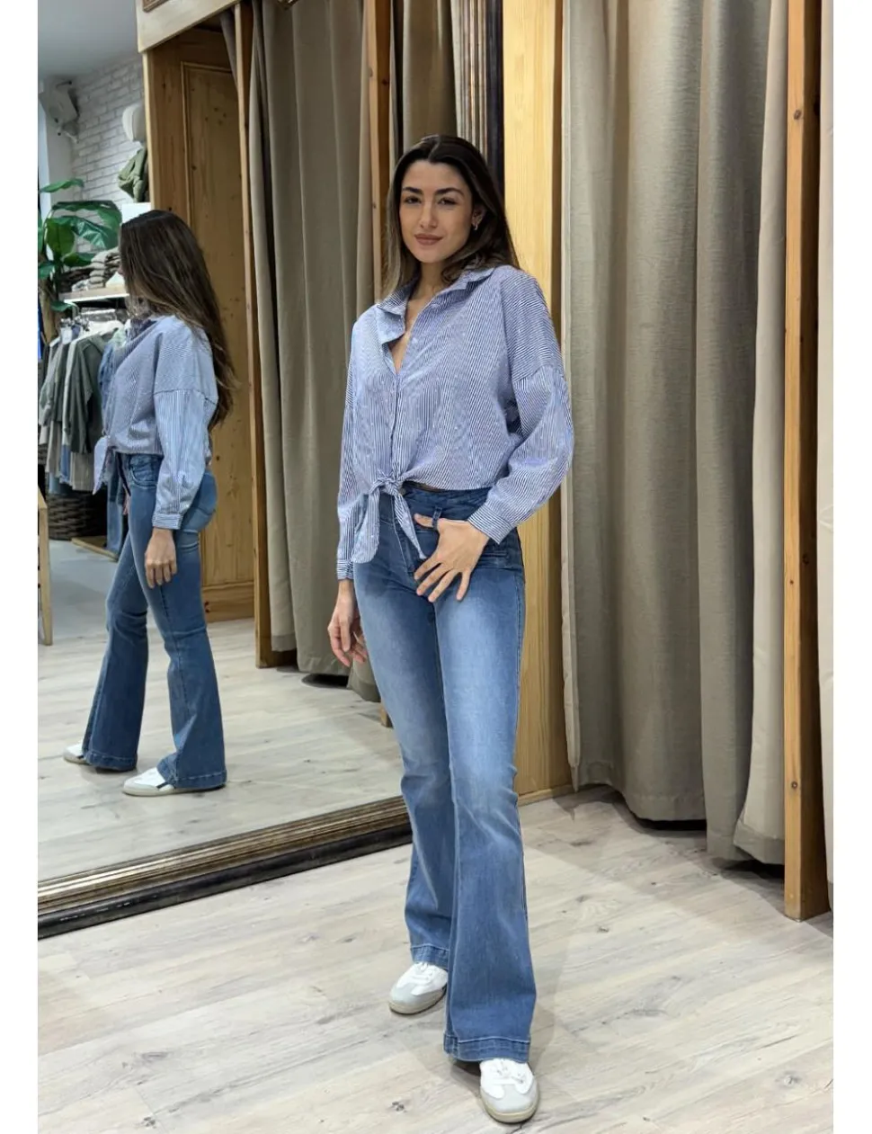 Camisa mil rayas con brillos azul-blanco