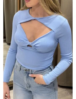 Camiseta cut out celeste