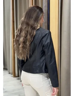 Chaqueta bíker corchetes negra