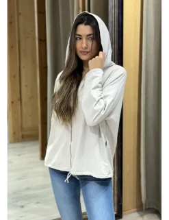 Chaqueta deportiva con capucha beige