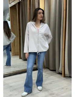 Chaqueta deportiva con capucha beige