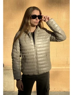 Chaqueta reversible con capucha beige
