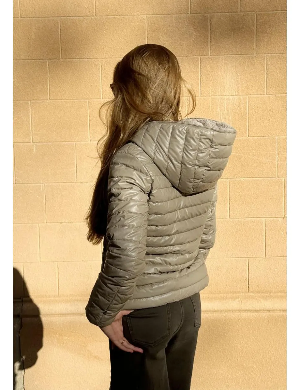 Chaqueta reversible con capucha beige