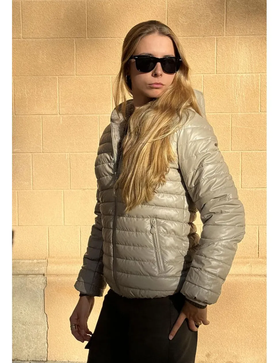 Chaqueta reversible con capucha beige