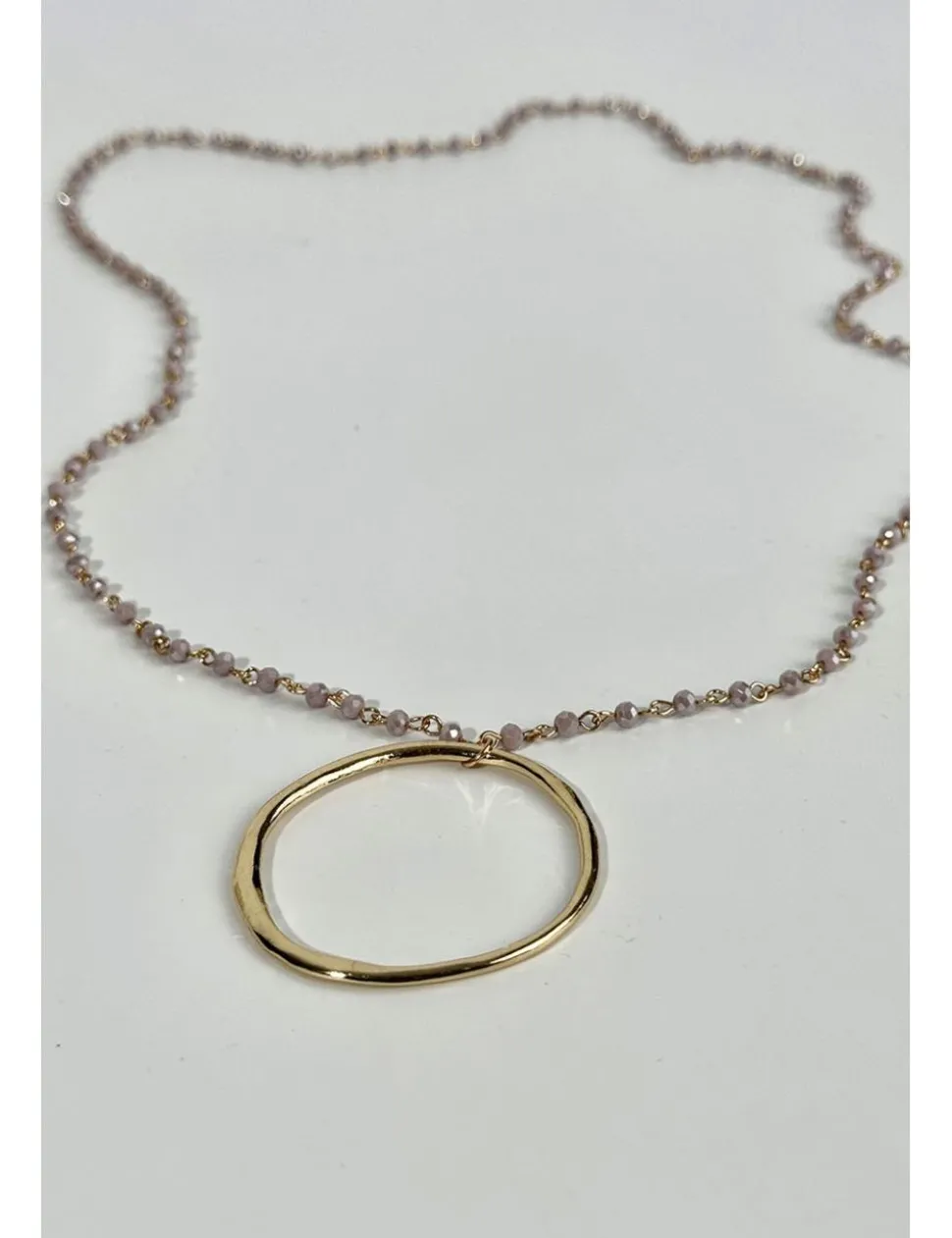 Collar dorado con aro