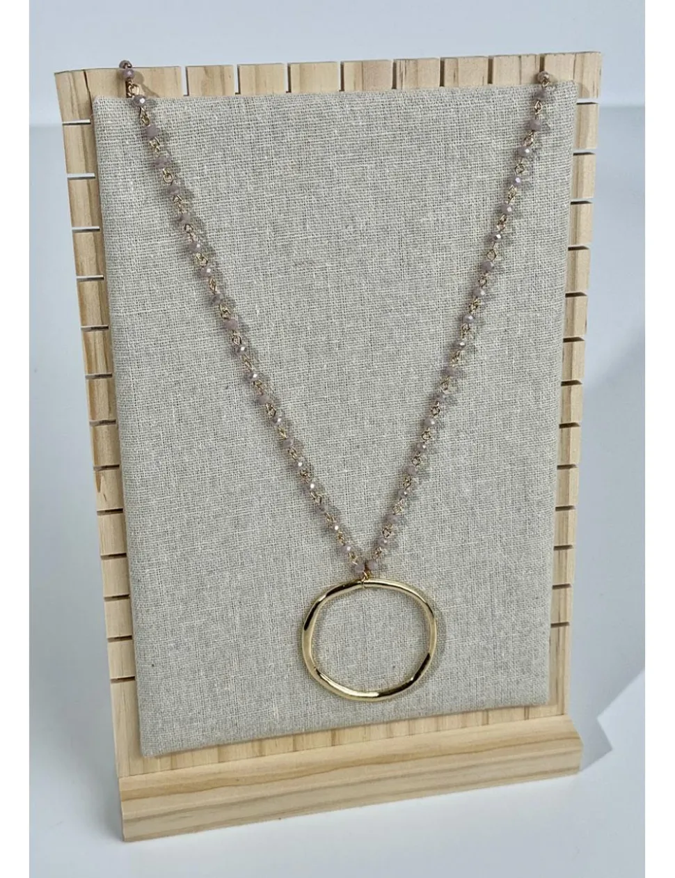 Collar dorado con aro