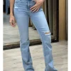 Jeans flare rotos azul claro