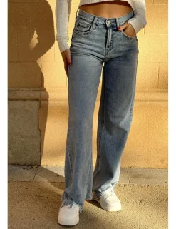 Jeans wideleg bajo deshilachado azul