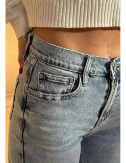 Jeans wideleg bajo deshilachado azul