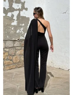 Mono con capa negro