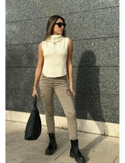 Pantalón cargo elástico beige