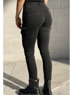 Pantalón cargo elástico negro