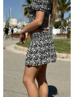 Short fluído ramitas negro-blanco