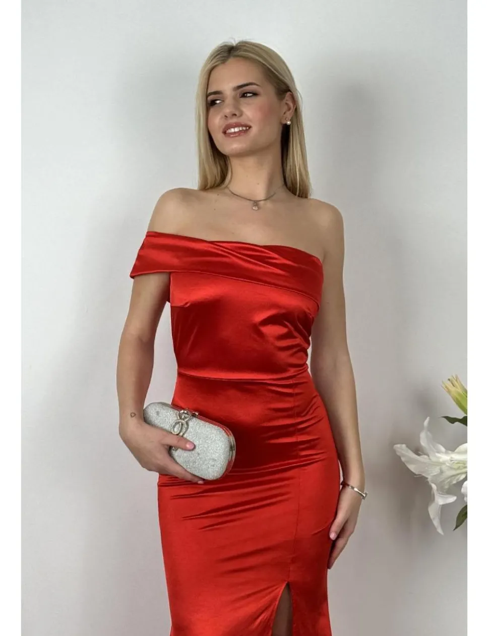 Vestido asimétrico bardot rojo
