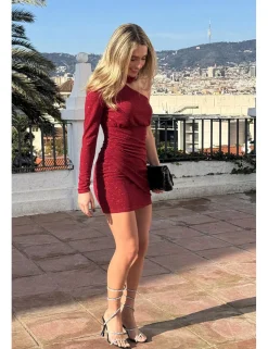 Vestido asimétrico lúrex granate