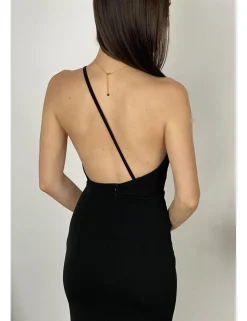 Vestido asimétrico negro