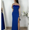 Vestido ceñido plumas azulón