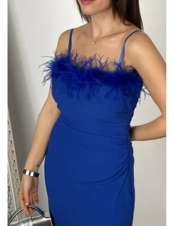 Vestido ceñido plumas azulón
