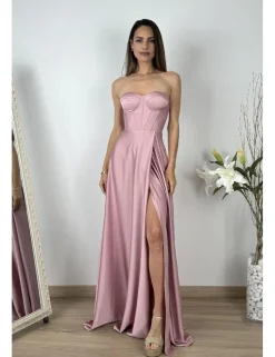 Vestido corte princesa de raso rosa
