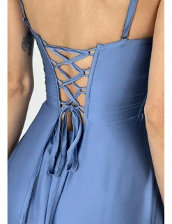 Vestido corte princesa de raso azul