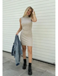 Vestido corto canalé beige