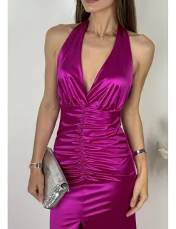 Vestido de raso drapeado fucsia