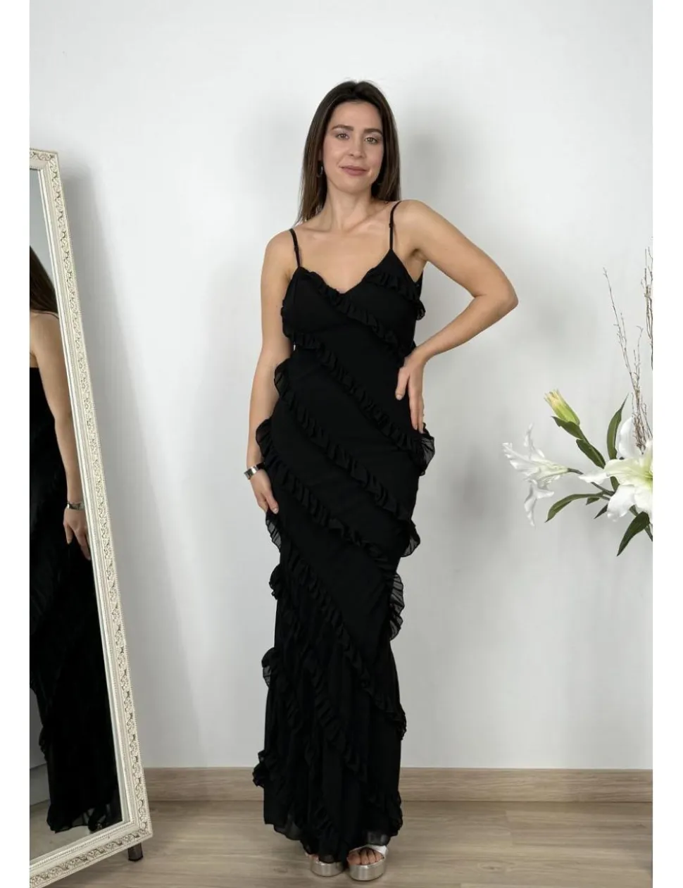 Vestido largo volantes negro
