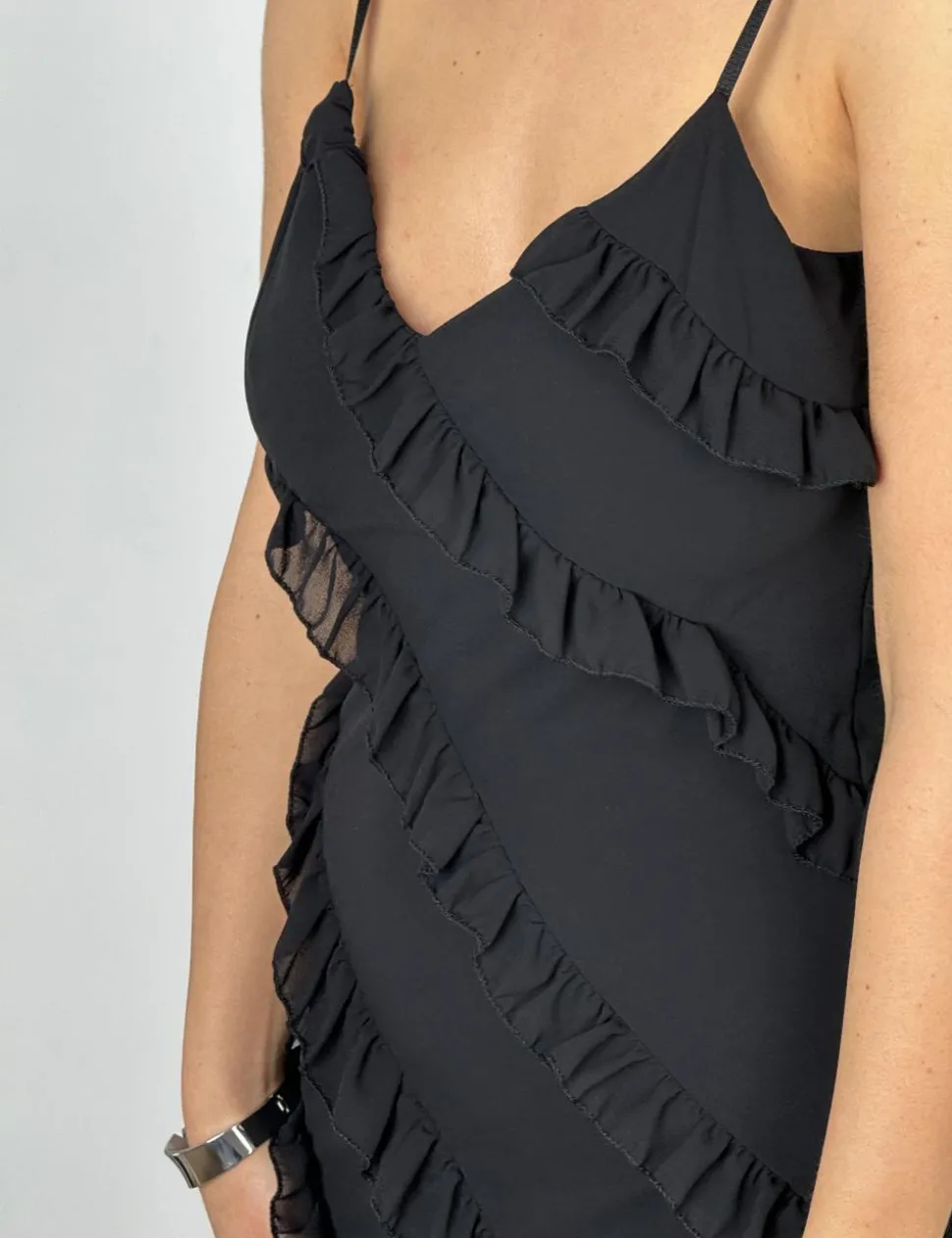 Vestido largo volantes negro