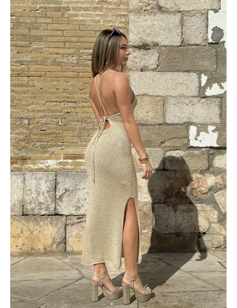 Vestido midi lurex halter oro
