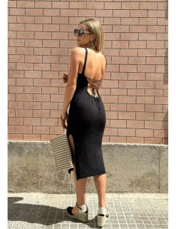 Vestido midi punto negro