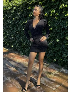 Vestido mini tachitas drapeado negro