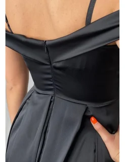 Vestido raso bardot negro