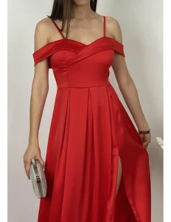 Vestido raso corte princesa rojo