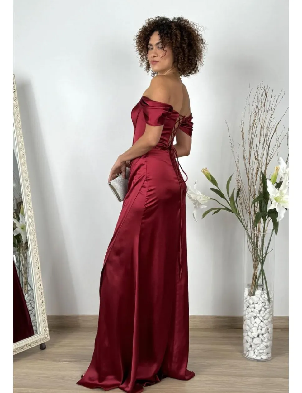 Vestido raso princesa burdeos