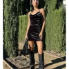 Vestido velvet cascada negro