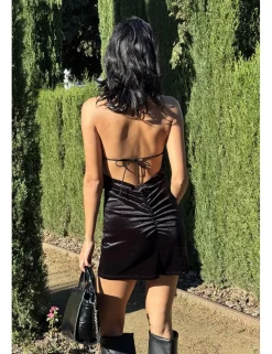 Vestido velvet cascada negro